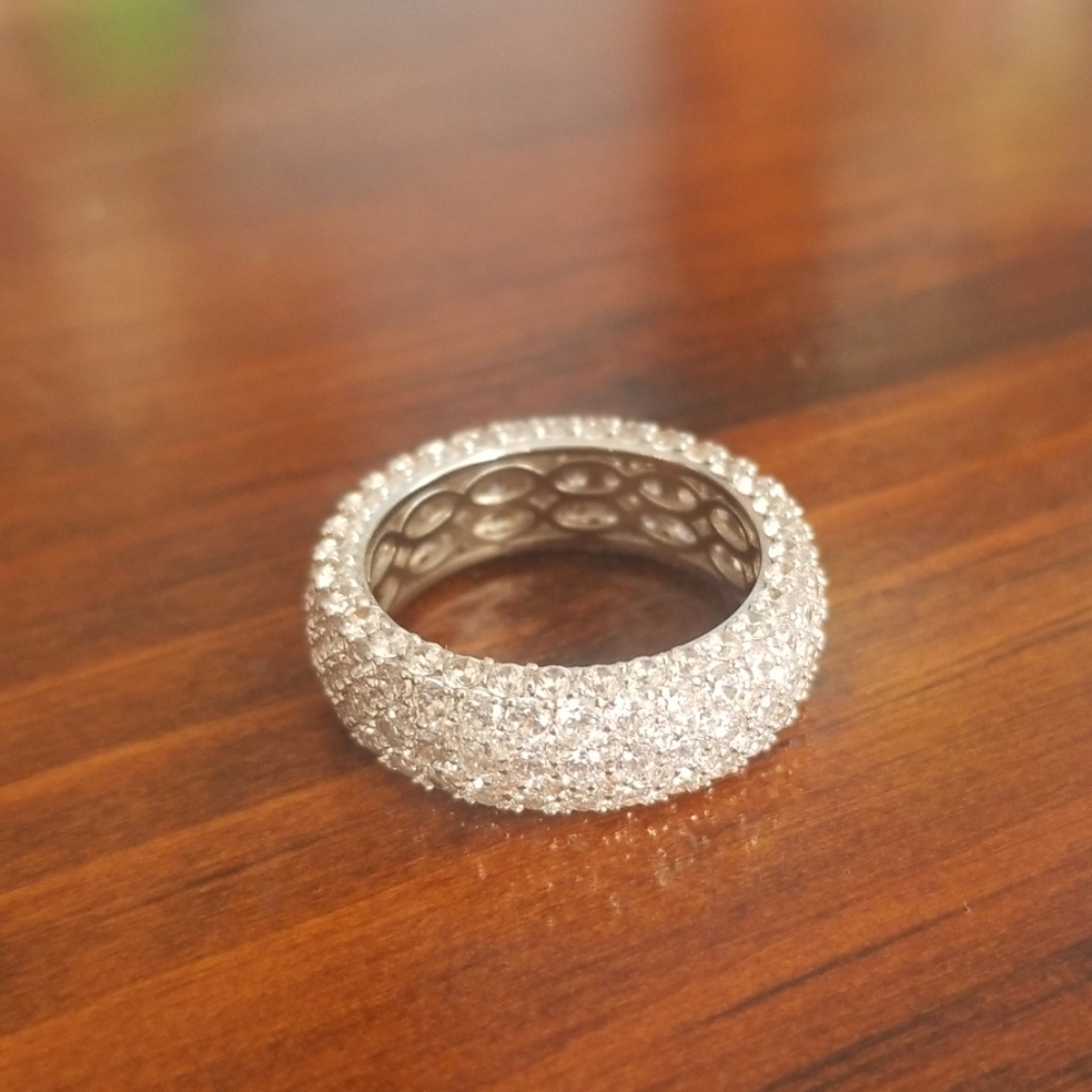 Ring, size 8, worn twice